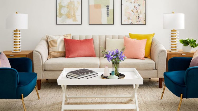 Statement Pieces: Elevating Your Living Room with Bold Furniture